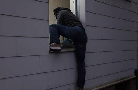 2024年私闯民宅寻衅滋事一般拘留多少天?